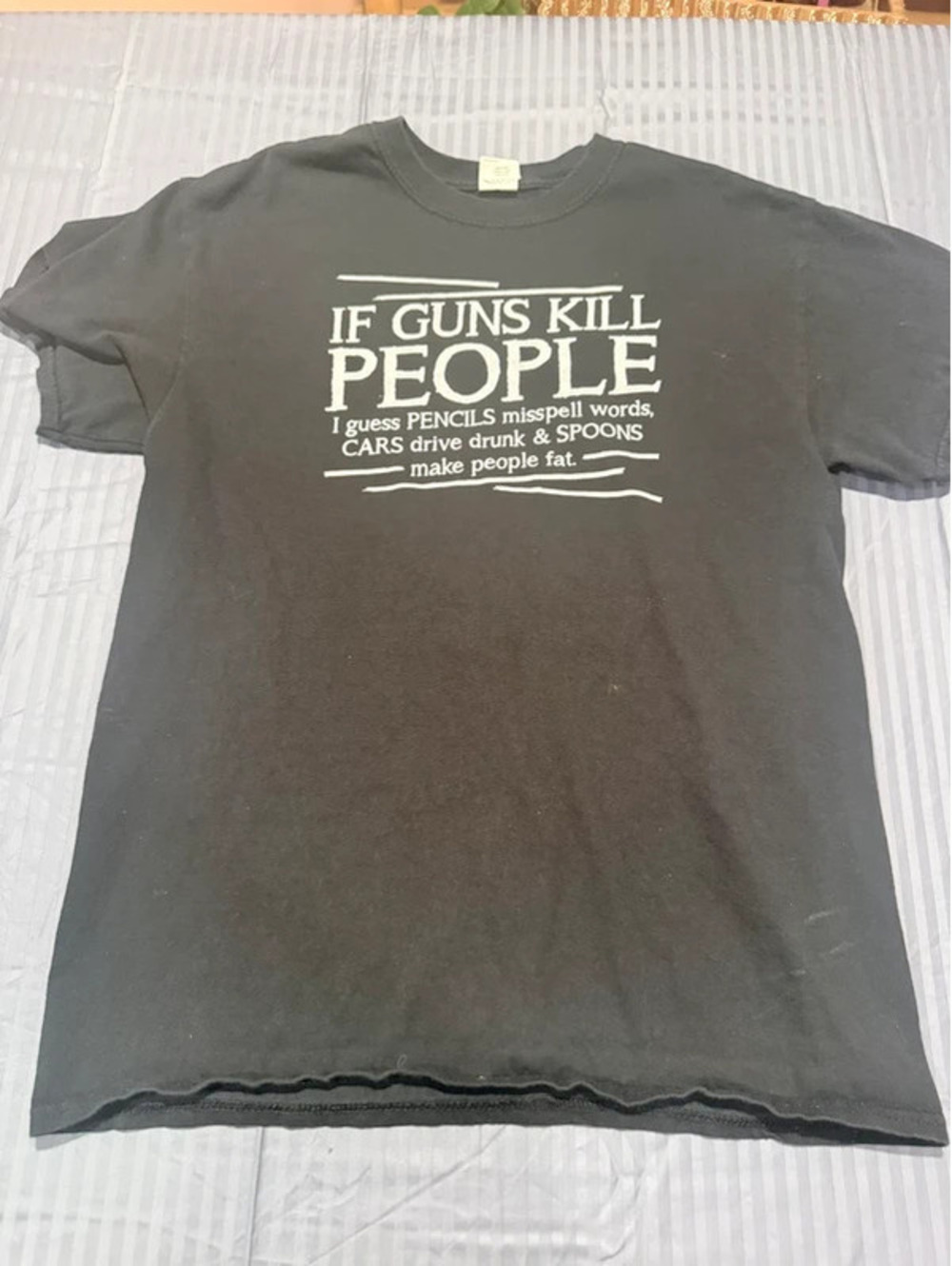 Gildan If Guns Kill People Funny Graphic T-Shirt Size Medium  1238